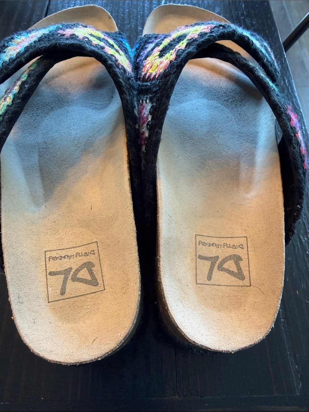 Quilted platform slip on sandals size 7 - Picture 4 of 6